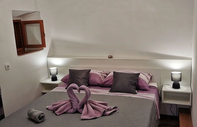 M & J Central Suites - Photo 15