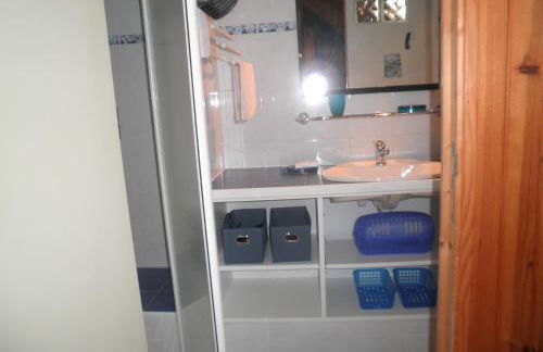 Appartement F1 mansardé à 100m de la plage, proche de Arromanches et des plages du Débarquement - Photo 11