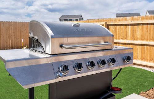 Stylish Luxury Suite: Hot Tub, Mini Golf, MT-Views - Apartment - Foto 17