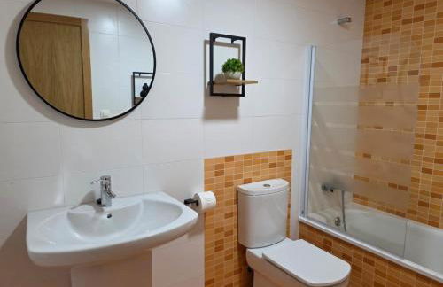 Costa Foz Apartment Playa de Llas, terraza, piscina y pista de pádel - Foto 41