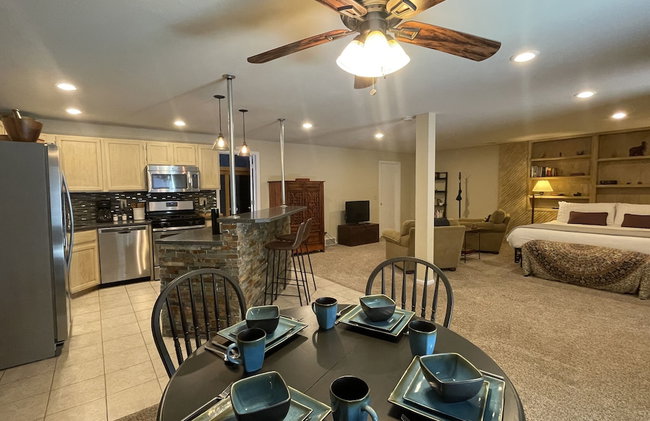 Couples Retreat With Hot Tub, Sauna and Steam Room - Foto 21