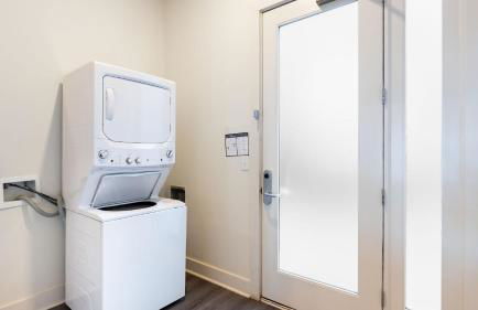 36 Guests on Music Row Bachelorette Suites Glam Room 5 Minutes to Downtown - Foto 73