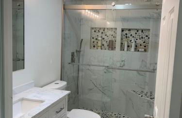 School Village Walk-in shower and jetted tub - Foto 18
