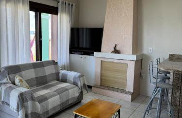 Excelente CASA 2 quadras do mar - Foto 23