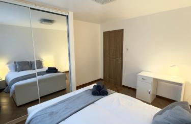 Spacious City Centre Apartment - Photo 11