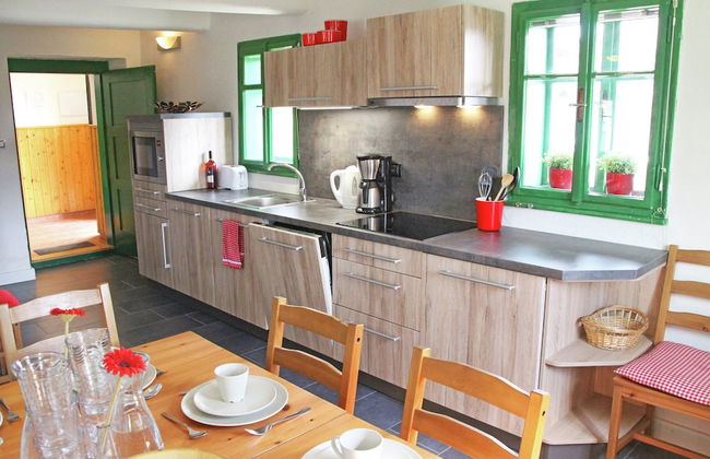 Authentic Holiday Home with Garden near Trutnov - Foto 10