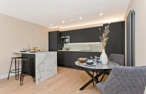 Stylish 2 Bed City Centre Apartment with Parking - Foto 1