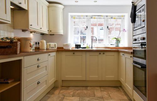 Glimsters Cottage - Photo 6