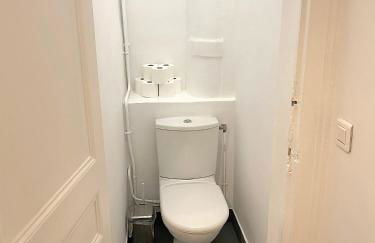 Real Parisian apartment with 2 bedrooms and AC - Foto 12