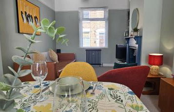 St Pauls Terrace - 2 bed house nr Train Station - Photo 25