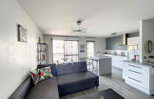 City & cosy, LYON CHARCOT- WIFI - LAVE LINGE - BALCON - PARKING - Foto 1