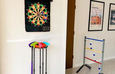 Mid-Century Mod - 7 BR Sleeps 22 - Hot Tub & Game Room - Foto 50