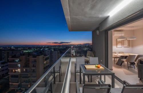 Elite Penthouse with Heated Pool and SkylineView - Foto 79