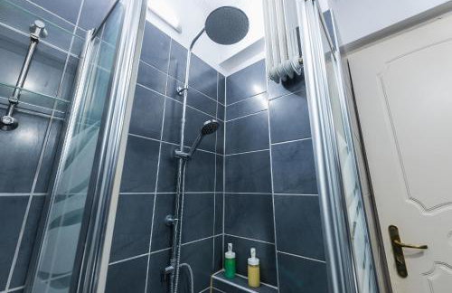 Amazing Apartment Pallini - Near Airport & Metro - Foto 25