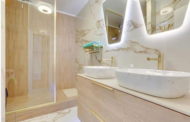 Paris luxury apartment Eiffel Tower View - Photo 12