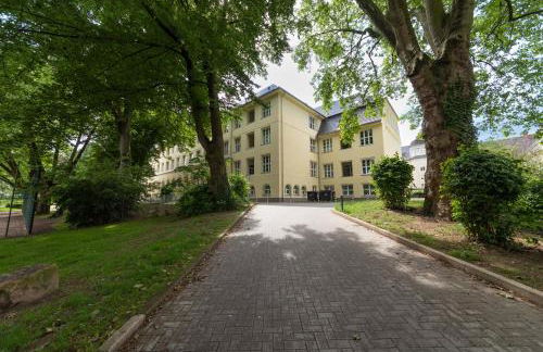 Lunas Appartements in der alten Schule Essen - Foto 1