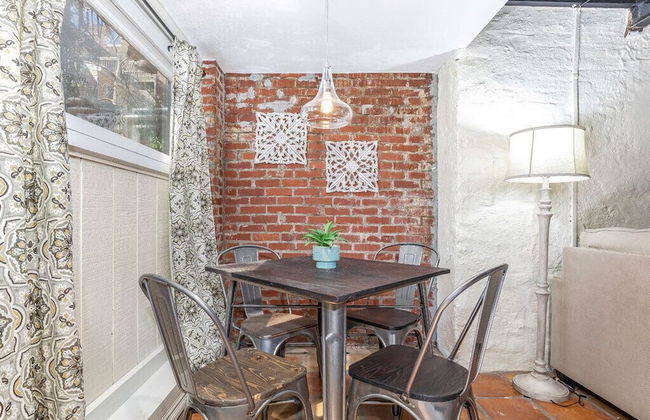 Southern Belle Carriage House - Photo 13