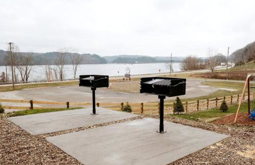 Lovely Rural Cabin Nestled Among Nature by Tappan Lake in Ohio - Foto 19