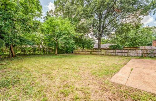 Fenced Yard Centrally Located-Parkway Village Pad - Foto 39
