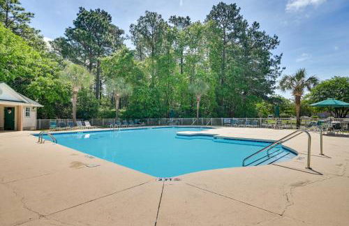 Pawleys Island Condo with Screened Porch and Golfing! - Foto 1