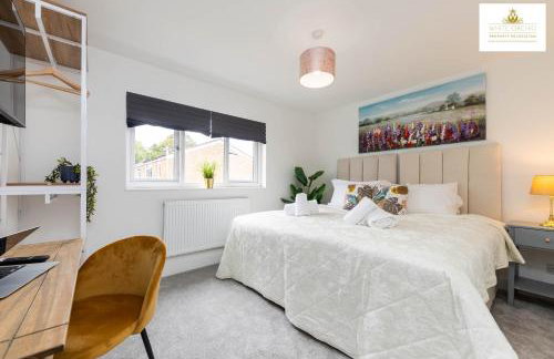 Contractors 3 Bed 2Bath House Free Off Street Parking for 2 Cars WiFi Stevenage Self Catering Sleeps 5 Guests By White Orchid Property Relocation - Foto 24