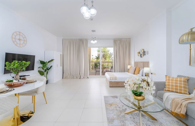 Marco Polo - Spacious Studio Lush View - Photo 8