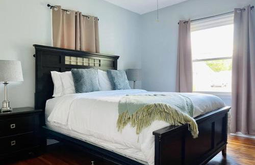 Green Roof Inn - Centrally Located 2BR/1BA Home - Foto 24