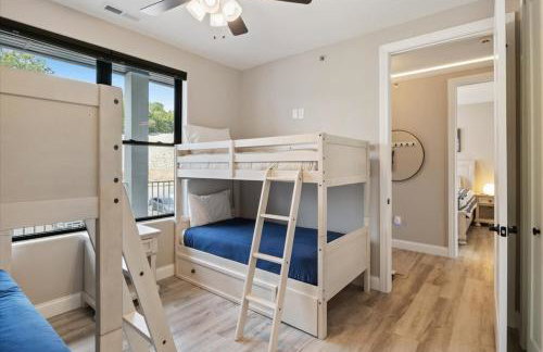 Lakefront Topsider Condo w/ Boat Slip, 2 Pools & Large Deck - Foto 36