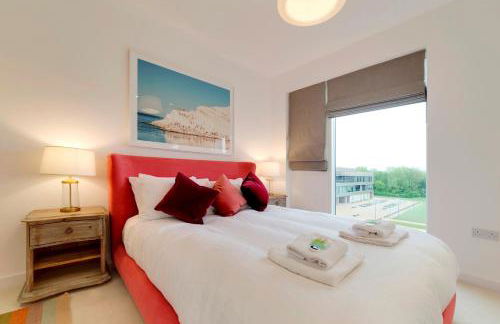 Pass the Keys Stunning and Spacious Modern Flat - Own Car Park - Foto 17