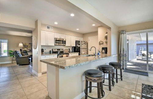 Patio and Pool Access! Peaceful Home in Sun City - Foto 7