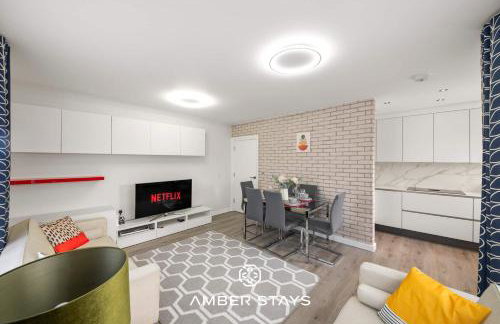 Modern 3 Bed Apartment in Acton by Amber Stays, Perfect for Business & Contractors - Photo 12