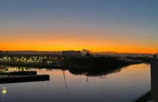 Executive Riverside Stay With Workspace & Fast WiFi - Foto 3