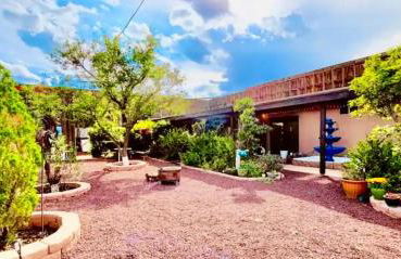 Tiny home near Grand Canyon sleeps 5, epic views! - Photo 20