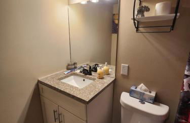 Spacious Newly Renovated Home - Foto 20