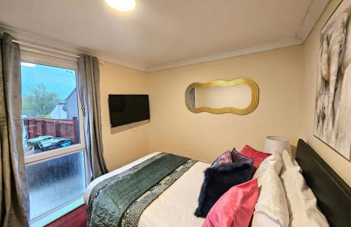 Stylish & Spacious 4 Bedroom House - Foto 9