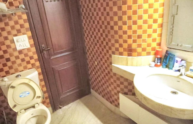 Captivating 2-bed Apartment in New Delhi - Foto 9