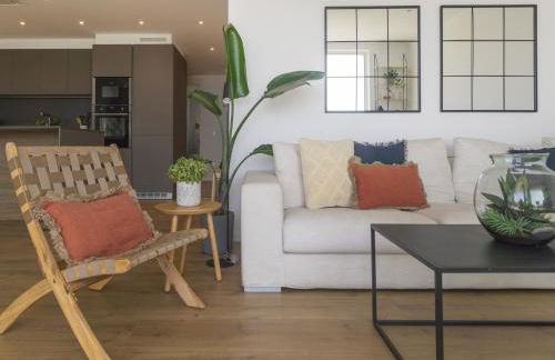 Seafront Apartment in Calella with Beach Access - Photo 10