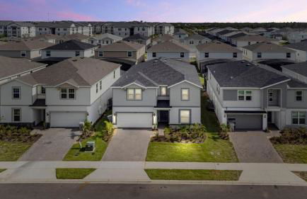 Brand NEW 10Bdrms7Bath Luxury - Foto 2