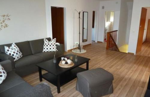 Apartment Ruhige Ferienwohnung mit Balkon und Parkplatz by Interhome - Foto 1