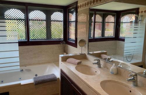 El Soto de Marbella FREE Golf-Tennis-Padel-Gym 2 Bedroom Penthouse - Foto 11