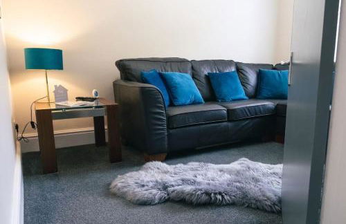 4 bedroom - Sleep 9 home in Cheadle Staffordshire - Alton towers Polar Express Dimmingsdale Peak District Trentham Gardens Water World - Foto 9