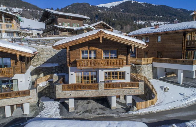 Affluent Chalet in Neukirchen near Wildkogel Ski Arena - Photo 1