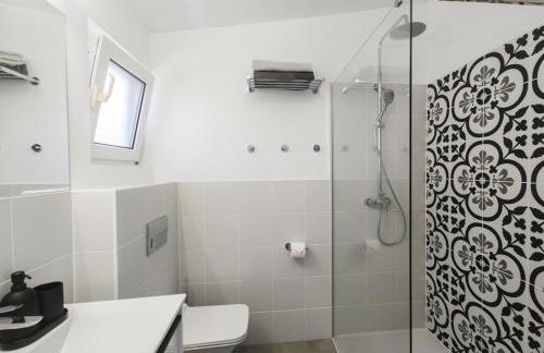 Villa Azure Horizon and Breeze - Panoramic Ocean View and Heated Pool - Foto 24