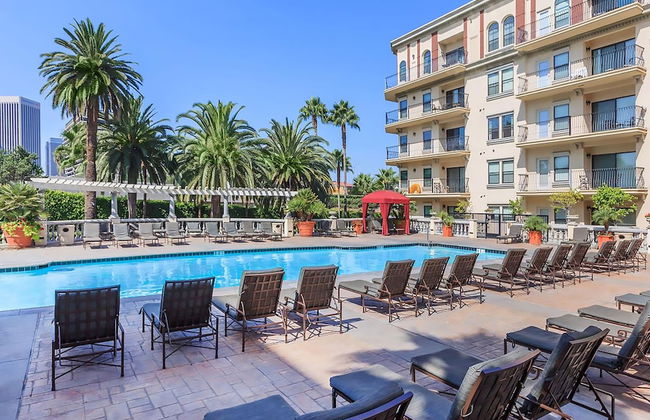 LAs Premier Apartments - Photo 77