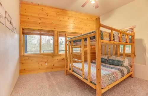 Grizzly Tower Packwood Cabin with Hot Tub! - Foto 22