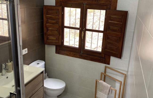 Captivating 3-bed Villa in Antas - Photo 14