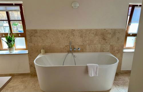 Neue Neunzehn - Stadthaus, 2DZ, 2Bäder, Kamin - Foto 5