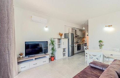 1 Bedroom Stunning Apartment In Kneze - Photo 4