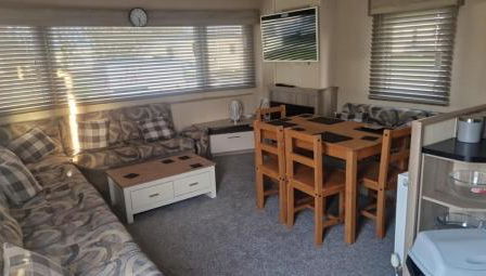 Southfield Escape - Photo 4