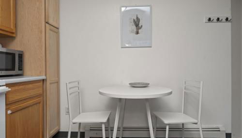 Chic Central Nook - Photo 3